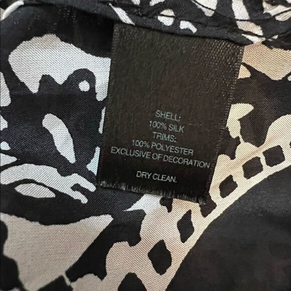 NWOT WHIT HOUSE BLACK MARKET 100% Silk Loose Fit Paisley Print Boho Top S - Picture 11 of 11